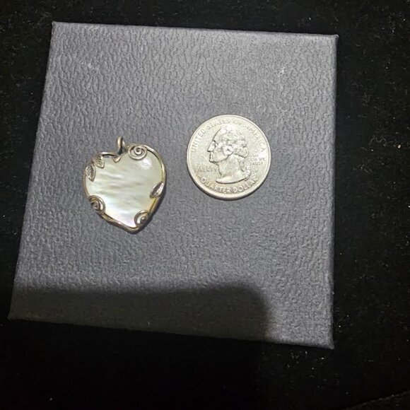 mother of pearl pendent 925 NWOT!!!!! - Picture 1 of 1